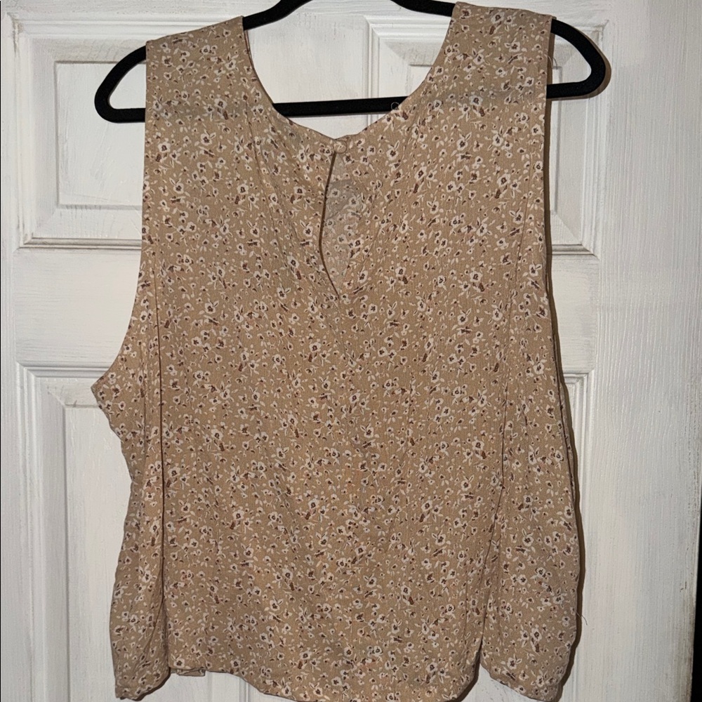 Torrid Flowy Floral Top - Picture 3 of 5